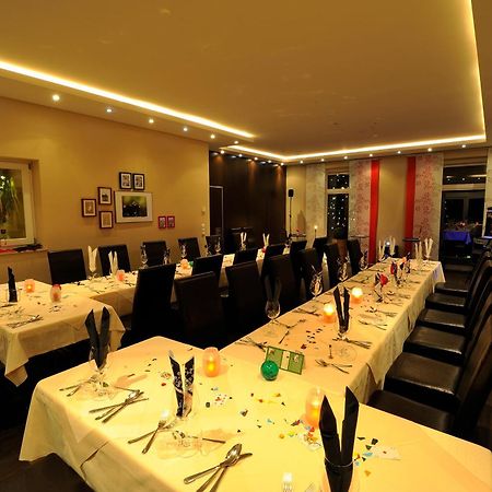 Hotel Zur Heidebluete Hambuhren Экстерьер фото