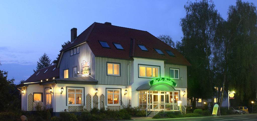 Hotel Zur Heidebluete Hambuhren Экстерьер фото