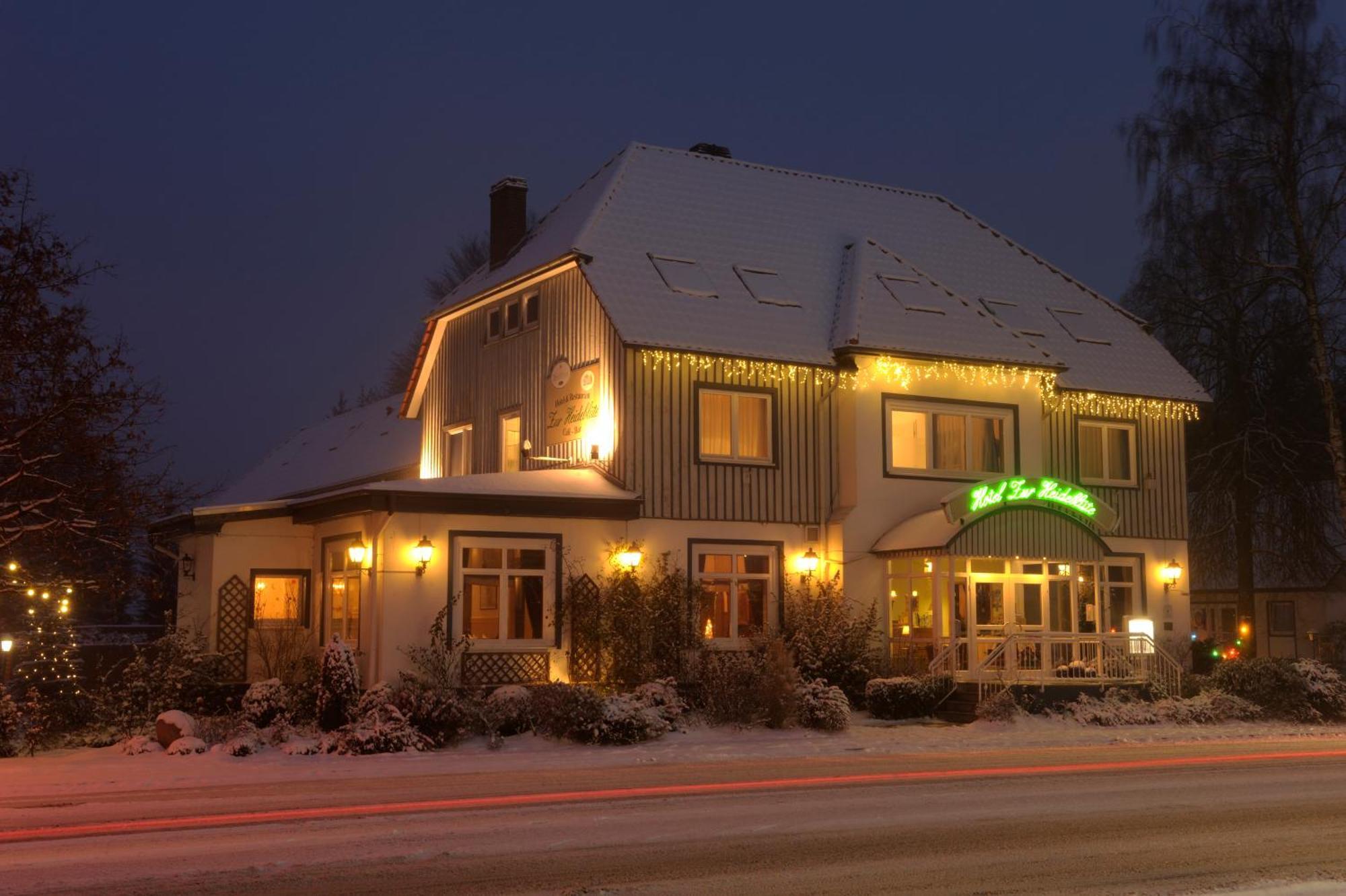 Hotel Zur Heidebluete Hambuhren Экстерьер фото