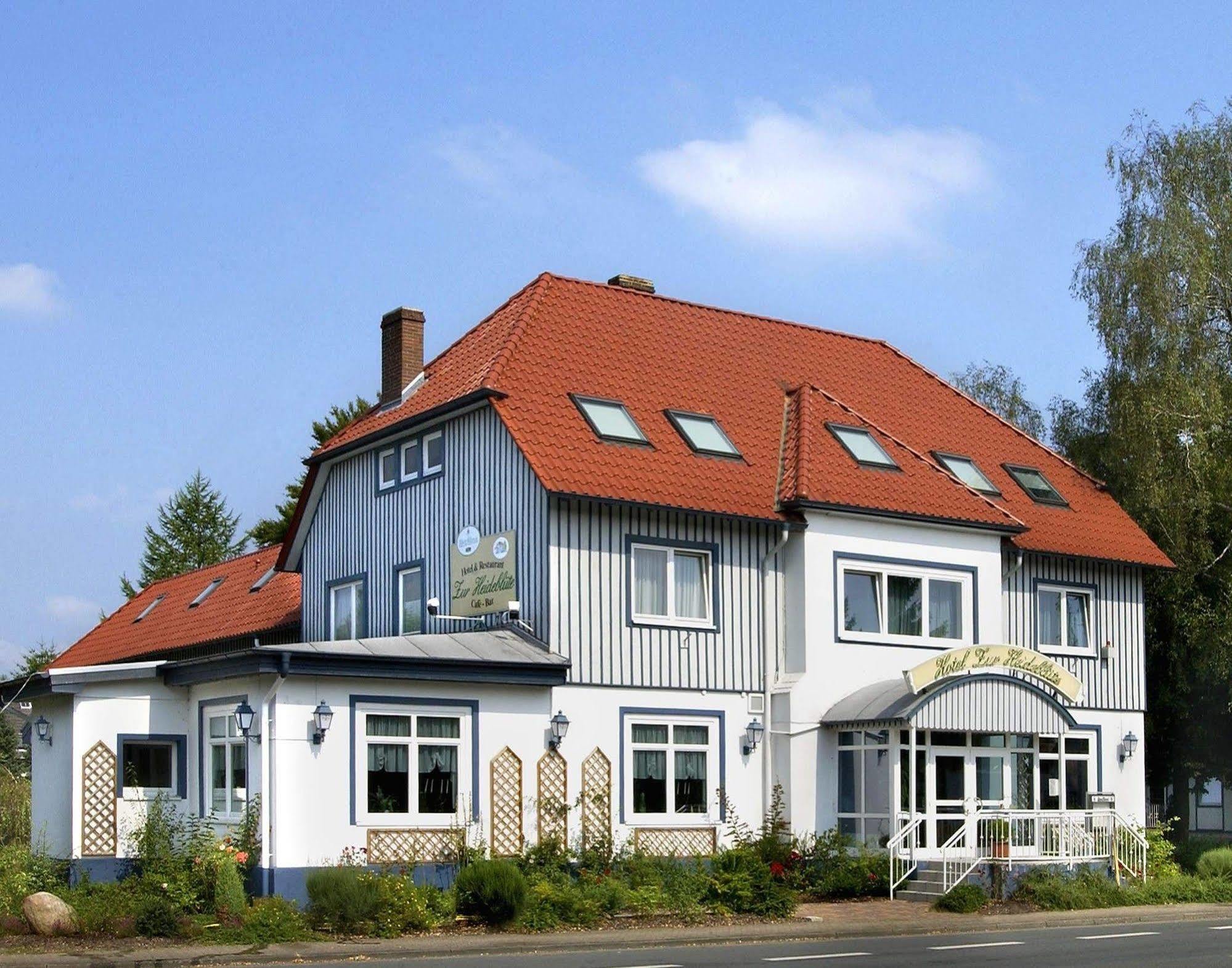 Hotel Zur Heidebluete Hambuhren Экстерьер фото