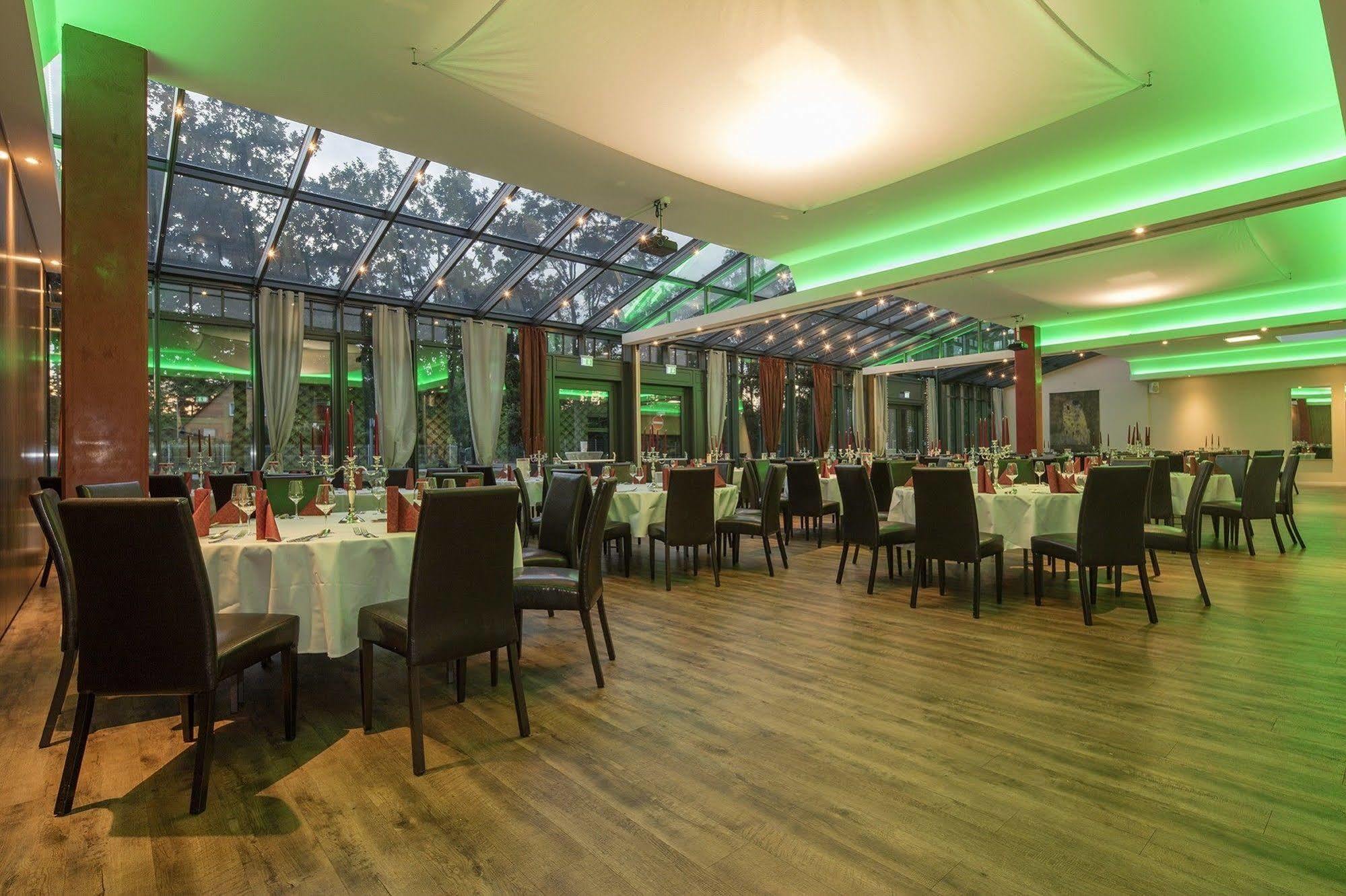 Hotel Zur Heidebluete Hambuhren Экстерьер фото
