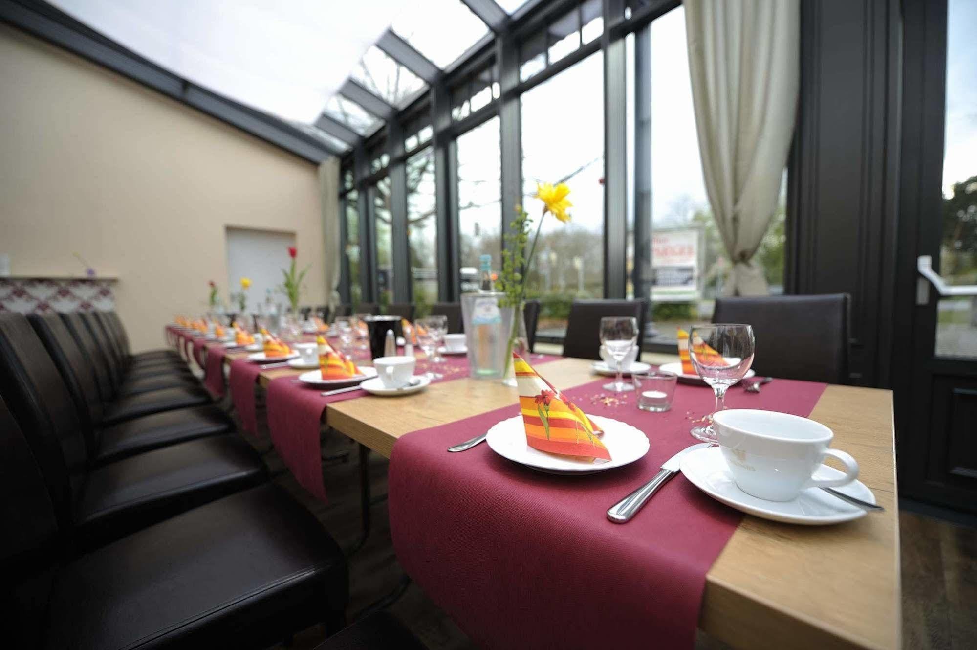 Hotel Zur Heidebluete Hambuhren Экстерьер фото